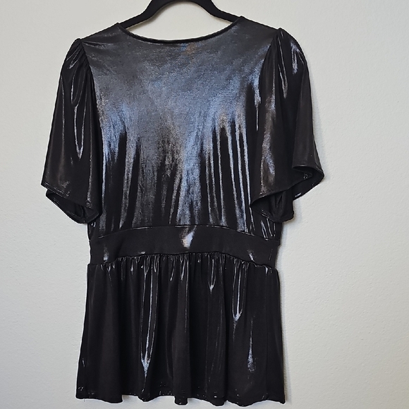Torrid NWT Liquid Shine Deep Black Glossy Surplice Peplum Blouse Medium - Picture 10 of 11